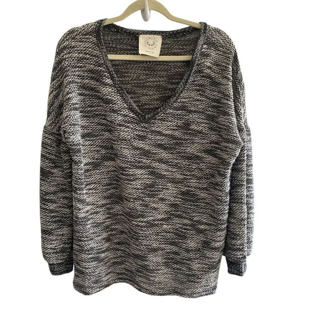 Fantastic Fawn Black White Oversized Knit Sweater Top Women’s Size Small V Neck